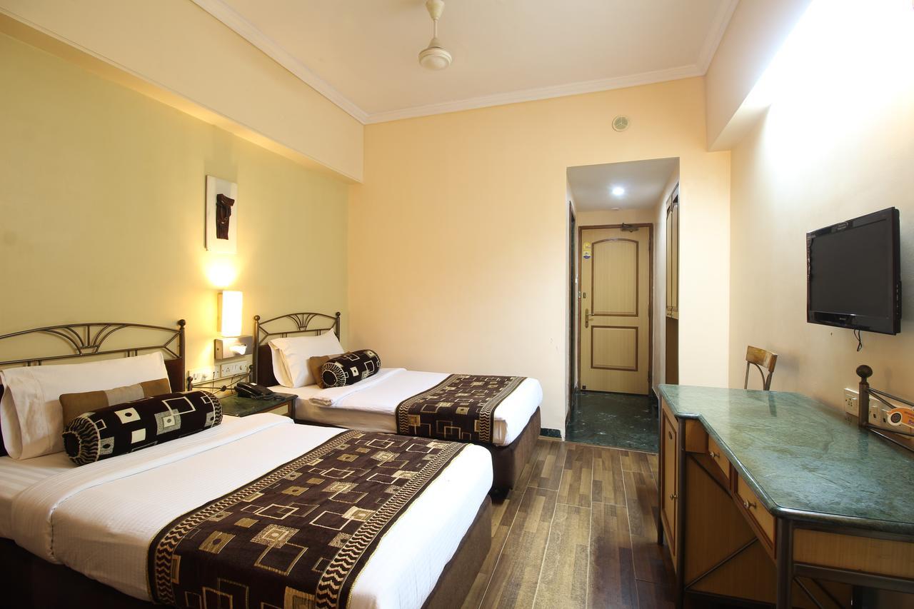 דמאן Hotel Gurukripa מראה חיצוני תמונה