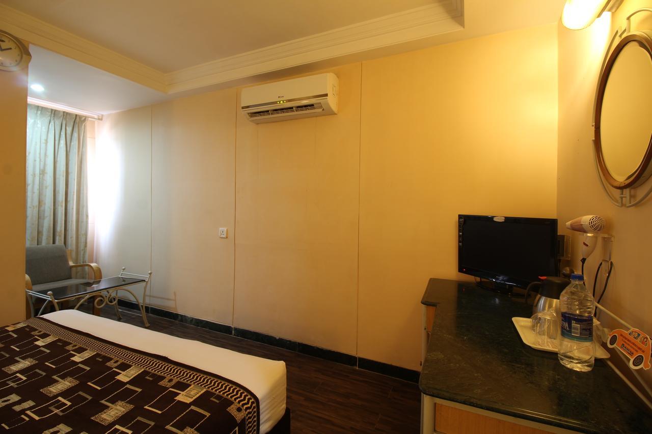 דמאן Hotel Gurukripa מראה חיצוני תמונה