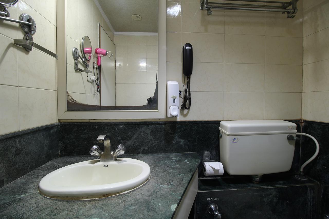 דמאן Hotel Gurukripa מראה חיצוני תמונה