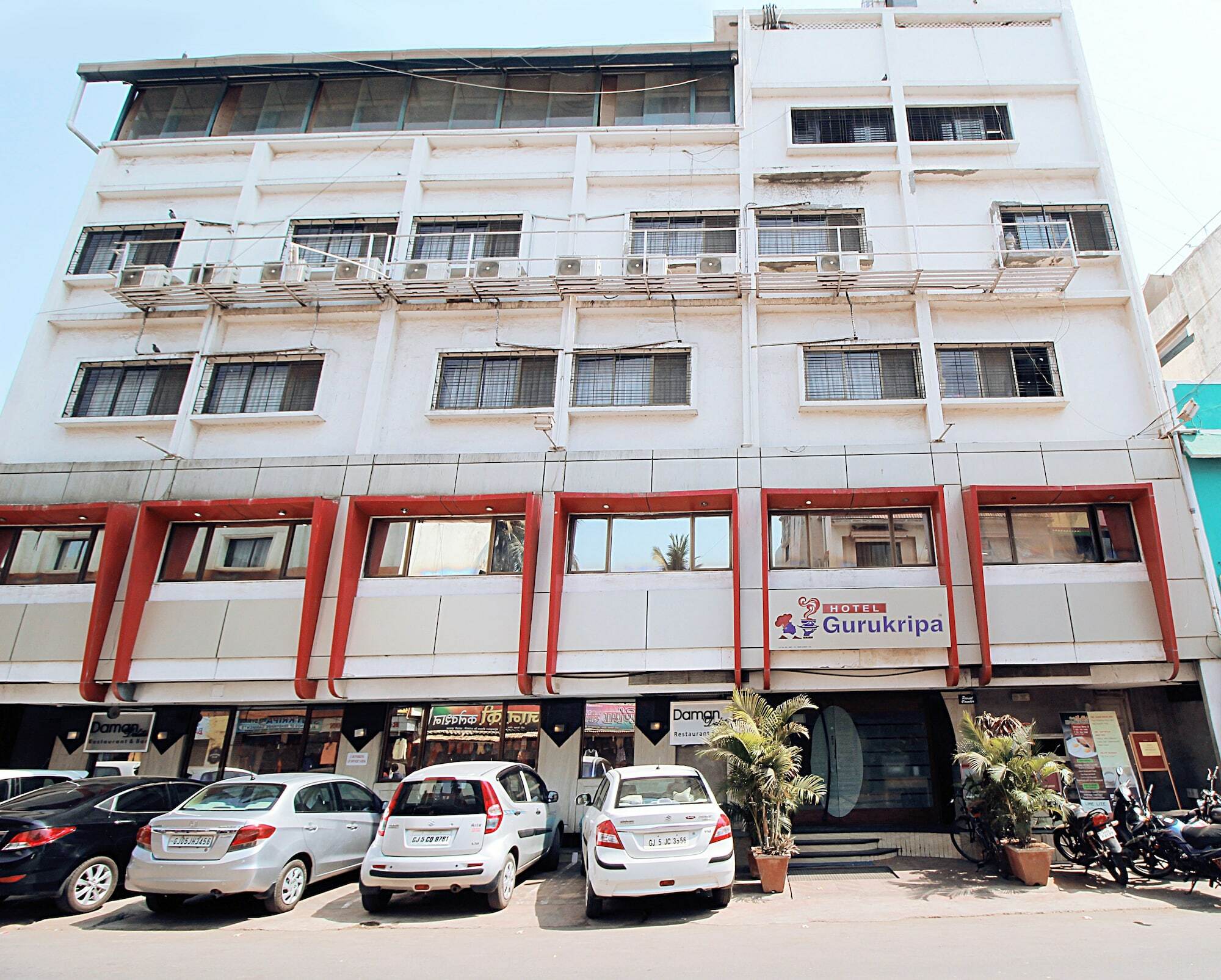 דמאן Hotel Gurukripa מראה חיצוני תמונה
