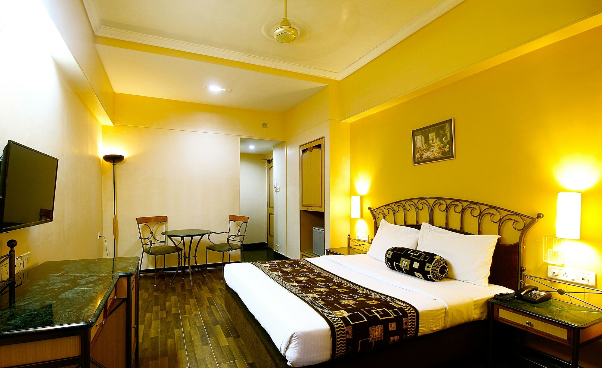דמאן Hotel Gurukripa מראה חיצוני תמונה
